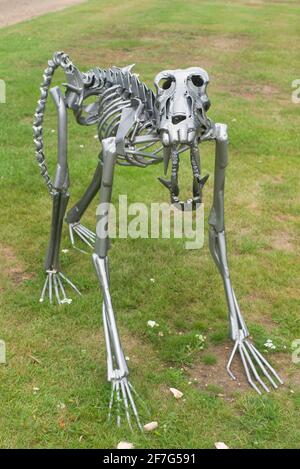 Metallische Paviane im Garten Stockfoto