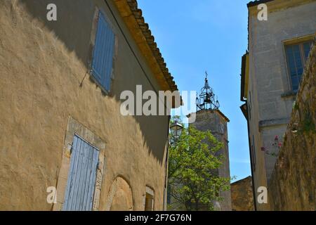 Mittelalterliche Zitadelle Blick in das historische Dorf Ménerbes, Provence-Alpes-Côte d'Azur Vaucluse, Frankreich. Stockfoto