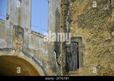 Mittelalterliche Zitadelle Blick in das historische Dorf Ménerbes, Provence-Alpes-Côte d'Azur Vaucluse, Frankreich. Stockfoto