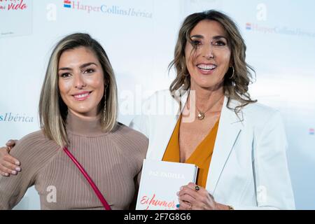 Madrid, Spanien. April 2021. Paz Padilla und Anna Ferrer gesehen während der Buchpräsentation von "Humor de mi vida" in Madrid. Kredit: SOPA Images Limited/Alamy Live Nachrichten Stockfoto