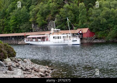 Das historische Dampfschiff, die Sir Walter Scott auf Loch Katrine, Stirlingshire, Schottland. Stockfoto