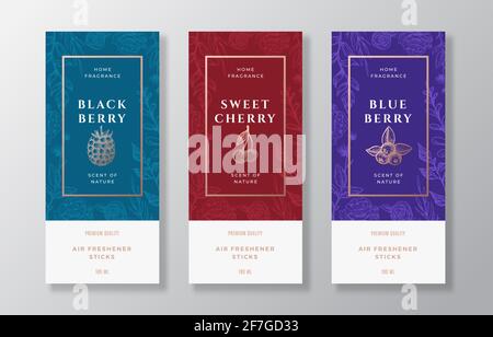 Startseite Duft Vektor-Etiketten-Vorlagen Set. Handgezeichneter Sketch Brombeere, Heidelbeere, Kirsche und Blumen Hintergrund mit Typografie. Parfüm Im Zimmer Stock Vektor