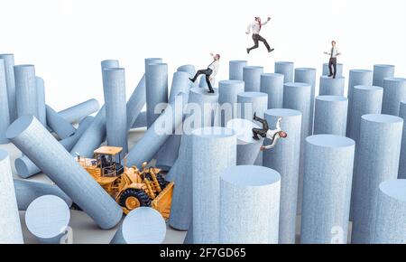 Bulldozer zerstört Türme mit Geschäftsleuten auf ihnen. Konzept der Instabilität und Risiko in der Welt der Arbeit. Stockfoto