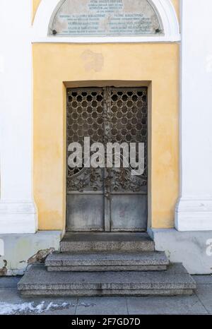 Tallinn, Estland, 18. März 2021: Türen des alten Tallinns Stockfoto