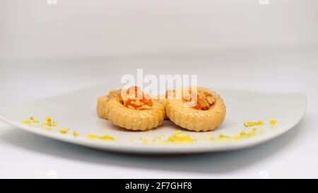 Ramadan Süßigkeiten marokkanischen traditionellen. Ramadan in Marokko. Weißer Hintergrund Stockfoto