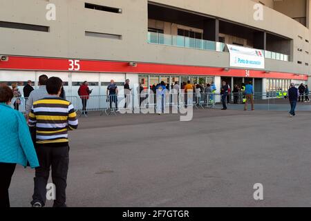 Madrid, Spanien. April 2021. Die Impfung gegen Covid-19 wird im Stadion Wanda Metropolitano in Madrid fortgesetzt, Mittwoch, 7. April 2020 Quelle: CORDON PRESS/Alamy Live News Stockfoto