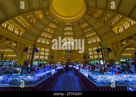 22. Februar 2020 - Phnom Penh, Kambodscha: Innenansicht des Central Market ein Art déco-Wahrzeichen von Phnom Penh, der Hauptstadt Kambodschas. Die helle Stockfoto