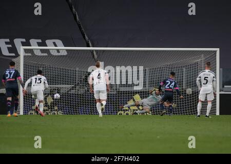 Allianz-Stadion, Turin, Italien, 07. April 2021, Lorenzo Insigne (SSC Napoli) erzielt die Strafe während des Spiels Juventus FC gegen SSC Napoli, Italienischer Fußball Serie A - Foto Claudio Benedetto / LM Stockfoto