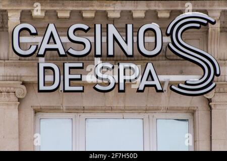 Spa, Belgien, 6. April 2021. Das Casino de Spa, im Sinne von Spielzimmern, ist mit La Redoute, das ich geschaffen habe, der Erbe des ältesten Casinos der Welt Stockfoto