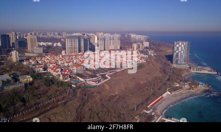 Neubau von Appartementhäusern in der Nähe des Schwarzen Meeres in Odessa, Ukraine. Das Bild zeigt die Gegend von 'Arcadia', südlich des Stadtzentrums. Stockfoto