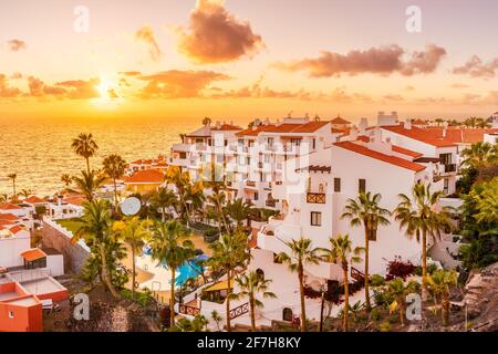 Sonnenuntergang in Puerto de Santiago Stadt, Atlantik Küste, Teneriffa, Kanaren, Spanien Stockfoto