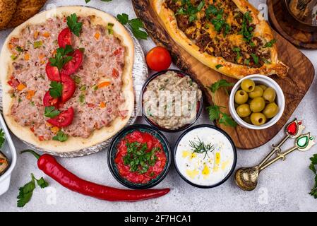 Traditionelle türkische oder mittelöstliche Gerichte Stockfoto