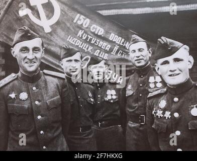 Sie stürmten im Mai 1945 den Reichstagshauptmann Samsonov K.Ya., den Junior Sergeant Kantaria M.V., den Sergeant Egorov M.A., den Senior Sergeant Syanov I. Ya., den Kapitän Neustroev S.A.. Stockfoto