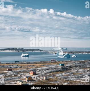 Das bunte Haus der Rodebay Ilulissat, Grönland. Diese Siedlung liegt auf einer kleinen Halbinsel ragt aus dem Festland in östliche Diskobucht entfernt Stockfoto