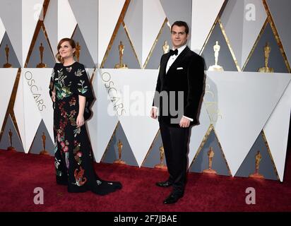 Amy Poehler, Henry Cavill, kommt zur 88. Oscar-Verleihung, die am Sonntag, den 28. Februar 2016 im Dolby Theater in Hollywood, Kalifornien, stattfindet. Foto von Jennifer Graylock-Graylock.com 917-519-7666 Stockfoto