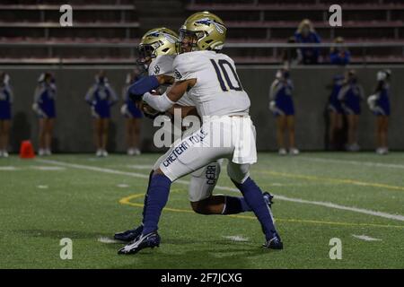 St. John Bosco Braves Quarterback Pierce Clarkson (10) während eines Highschool-Fußballspiels, Samstag, 20. März 2021 in Santa Ana, Kalifornien, St. John Bosco Stockfoto