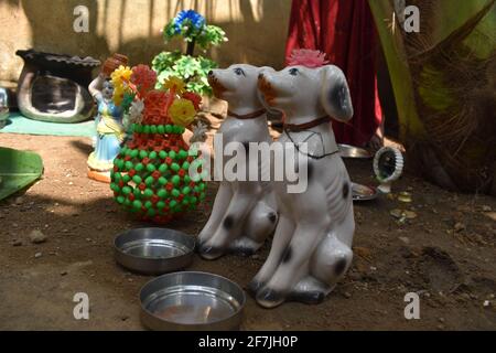 Indische traditionelle Kochzeit im Dorf. Stockfoto