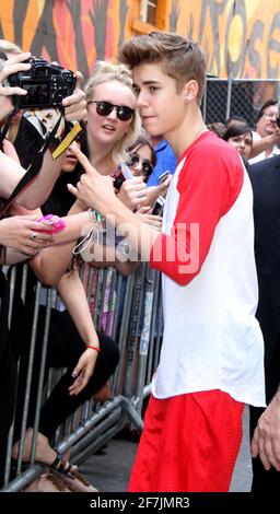 20. Juni 2012: Justin Bieber kommt zu seinem Soundcheck am Ed Sullivan Theater für seinen Auftritt bei Late Show mit David Letterman in New York Ci Stockfoto