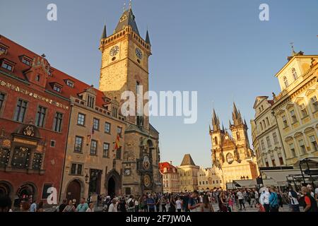 Prag, Tschechische Republik - August 23 2019: Altstädter Ring mit berühmter astronomischer Uhr Orloj Stockfoto