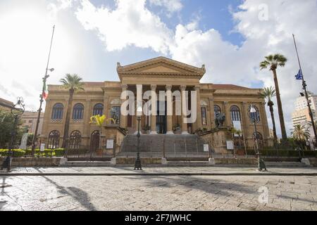 Das Teatro Massimo Vittorio Emanuele in Palermo, Sizilien, Italien, Europa. Stockfoto