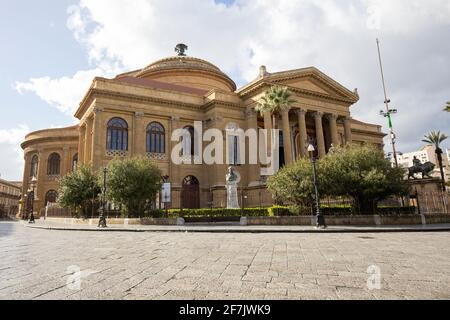 Das Teatro Massimo Vittorio Emanuele in Palermo, Sizilien, Italien, Europa. Stockfoto