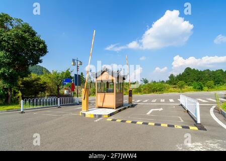 Steigende Arm Schranke am Parkplatz Stockfoto