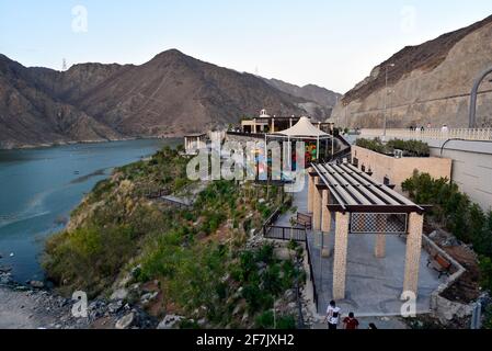 Al Rafisah Damm, Khorfakkan, Vereinigte Arabische Emirate 22. März 2021, die Aussicht und um den Al Rafisah Damm, in der Nähe von Wadi Shis in den Hajar Bergen Stockfoto