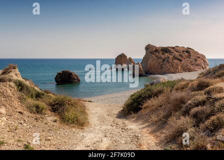 Zypern Strand Aphrodite Felsen bei Sonnenuntergang, Paphos, Zypern Stockfoto