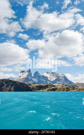 Pehoe Lake und Los Cuernos im Torres del Paine Nationalpark, Chile. Stockfoto