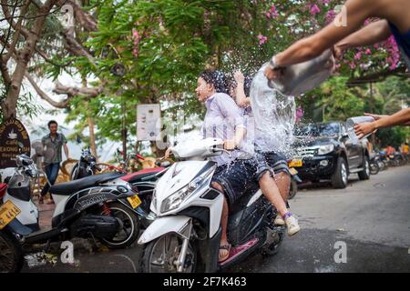 LUANG PRABANG, LAOS - 10. APRIL 2013: Songkran Festival auch bekannt als PII Mai in Luang Prabang, Laos am 10. April 2013. Stockfoto