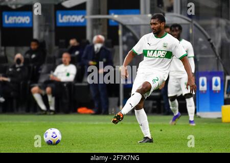 Mailand, Italien. April 2021. Marlon (2) von Sassuolo sah in der Serie EIN Spiel zwischen Inter Mailand und Sassuolo bei Giuseppe Meazza in Mailand. (Foto: Gonzales Photo/Alamy Live News Stockfoto