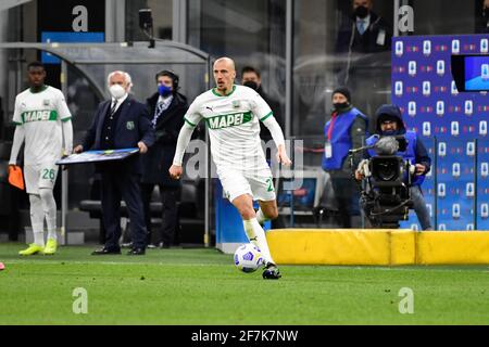 Mailand, Italien. April 2021. Vlad Chiriches (21) von Sassuolo in der Serie A Spiel zwischen Inter Mailand und Sassuolo bei Giuseppe Meazza in Mailand gesehen. (Foto: Gonzales Photo/Alamy Live News Stockfoto