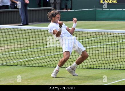 WIMBLEDON 2010. 9th Tage. 2/7/2010. HERREN FINALE. RAFEAL NADEL V TOMAS BERDYCH. BILD DAVID ASHDOWN Stockfoto