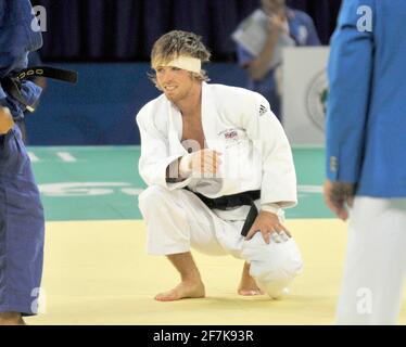 OLYMPISCHE SPIELE PEKING 2008. HERREN 60 KG JUDO REPECHAGE FINAL. CRAIG FALLON (WEISS) NACH SEINER NIEDERLAGE GEGEN GAL YEKUTIEL (ISR) STELLTE SICH DAVID ASHDOWN VOR Stockfoto