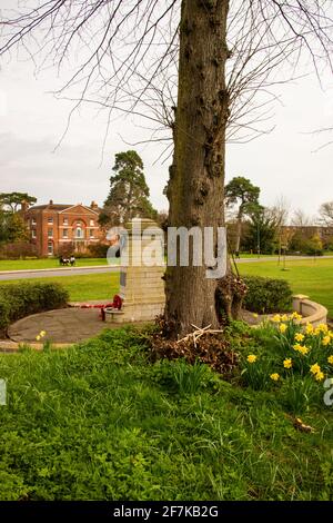 Sidcup Manor House & war Memorial. Stockfoto