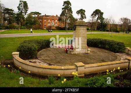 Sidcup Manor House & war Memorial. Stockfoto