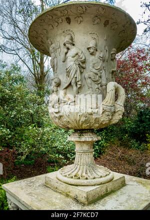 Statuen oder Skulpturen im Royal Botanic Gardens Kew, Kew Garden, London. Stockfoto