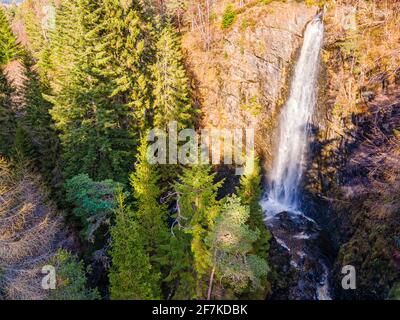 Plodda Falls in der Nähe von Tomich in Strath Glass. Die Wasserfälle stürzte 46m vom Allt na Bodachan in den Abhainn Deabhag, selbst ein Nebenfluss zum Fluss GL Stockfoto