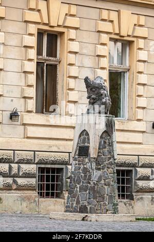 Statue von Vlad Ţepeş, auch bekannt als Vlad der Impaler oder Vlad Dracula, in Sighişoara in Siebenbürgen, Rumänien Stockfoto