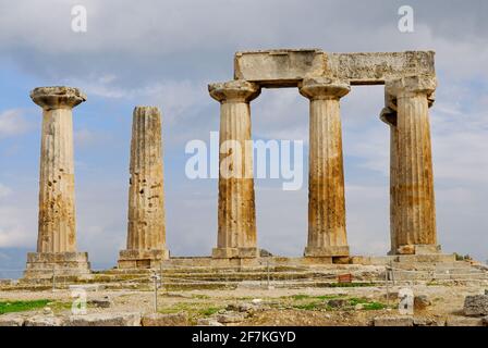 Ruinen des alten Korinth, Tempel des Apollo, Griechenland, Europa Stockfoto