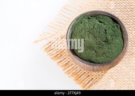 Spirulina Pulver in der Schüssel - Spirulina Stockfoto