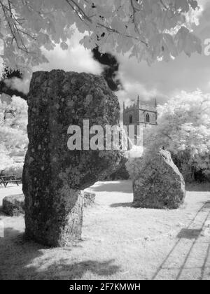 Schwarz-Weiß-Bild der Cove in Stanton Drew im Infrarot, Somerset, England. Stockfoto