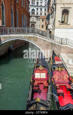 Entdeckung der Stadt Venedig und seiner kleinen Kanäle und romantischen Gassen, Italien Stockfoto