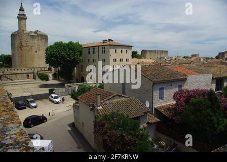 Blick von den Mauern der mittelalterlichen Stadt Aigues Mortes, Camargue, Frankreich Stockfoto