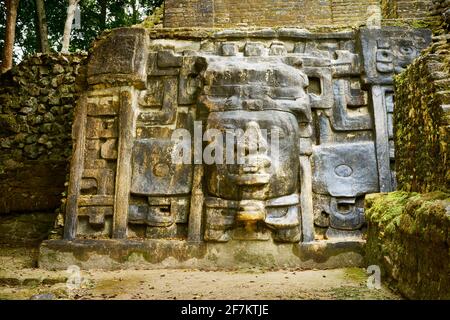 Maske-Tempel, alte Maya-Ruinen, Lamanai, Belize Stockfoto