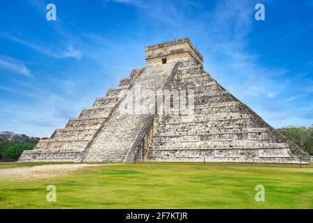 Kukulkan-Tempel-Pyramide, Uralte Maya-Ruinen, Chichen Itza, Yucatan, Mexiko Stockfoto