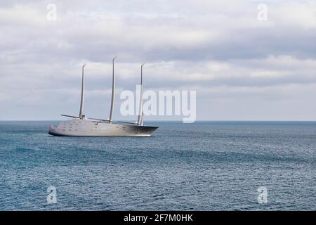 Segelyacht A vor Anker in Douglas Bay, Isle of man Stockfoto