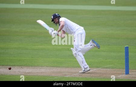 Derbyshire-Schlagmann Matt Critchley während seiner Innings von 64 beim LV= Insurance County Championship-Spiel in Edgbaston, Birmingham. Bilddatum: Donnerstag, 8. April 2021. Stockfoto