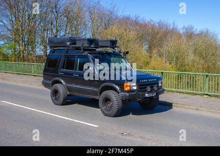 2020 Land Rover Discovery Td5 S 2495cc; Fahrzeugverkehr, bewegliche Fahrzeuge, Autos, Fahrzeug, das auf britischen Straßen fährt, Motoren, Fahren auf der Autobahn M6 Englisches Autobahnnetz Stockfoto