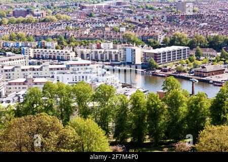 Entwicklung am Wasser bei Canons Marsh, Bristol Docks, Bristol UK - vom Cabot Tower in Brandon Hill Park, Bristol UK aus gesehen Stockfoto